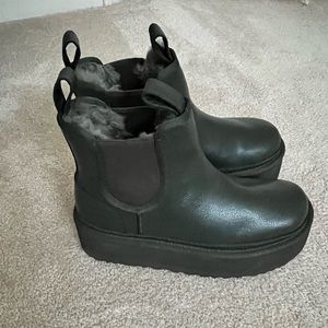 Ugg Neumel platform chelsea boot size 8. Dark green